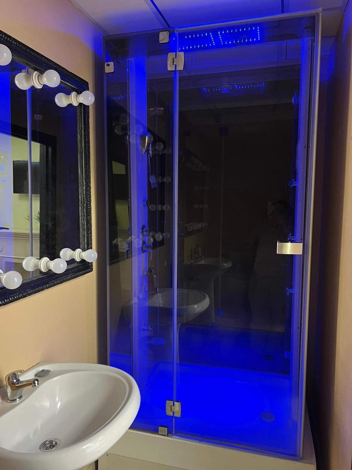 Hostel Krone Gok Zatishok Київ Екстер'єр фото