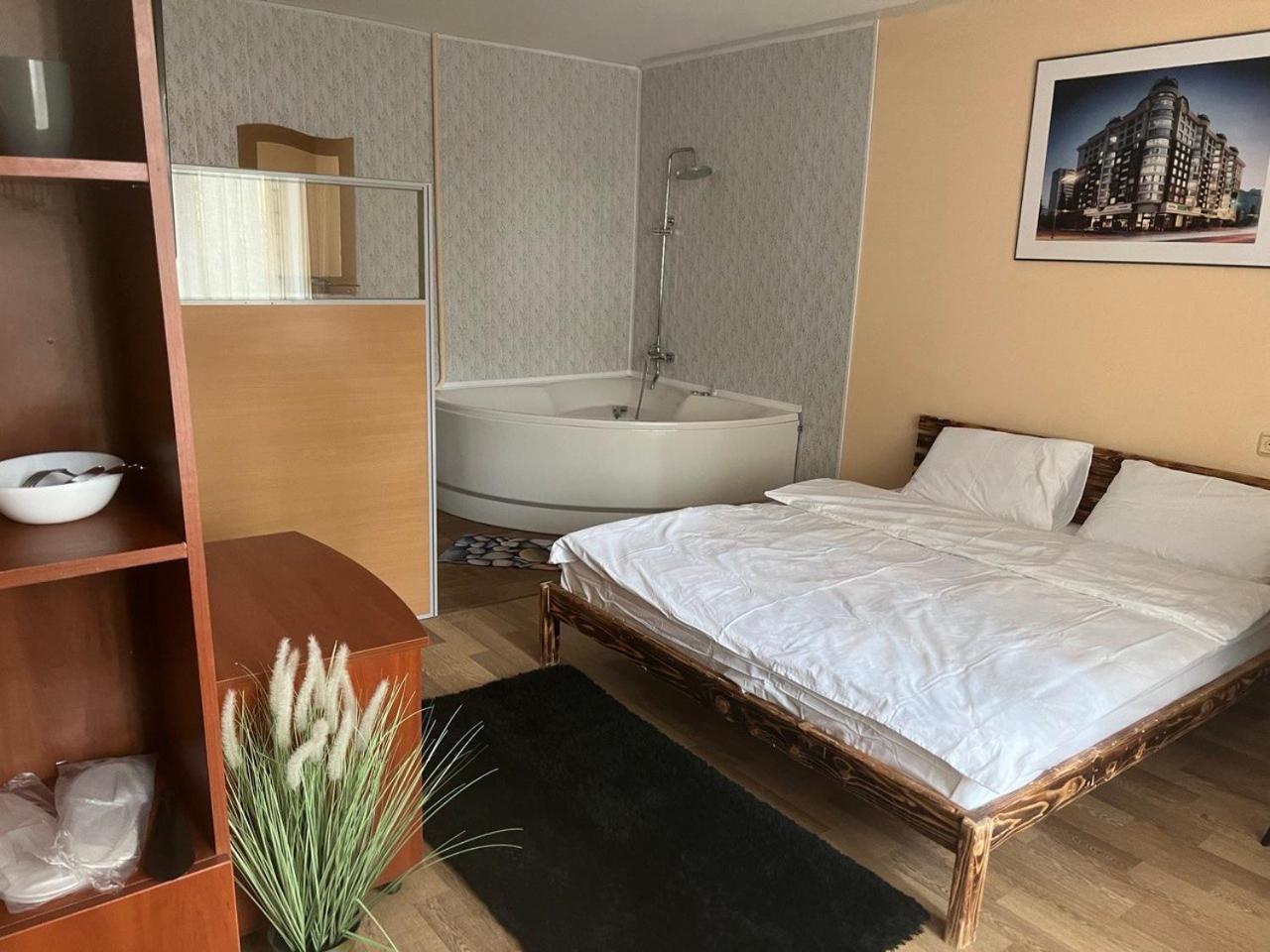 Hostel Krone Gok Zatishok Київ Екстер'єр фото